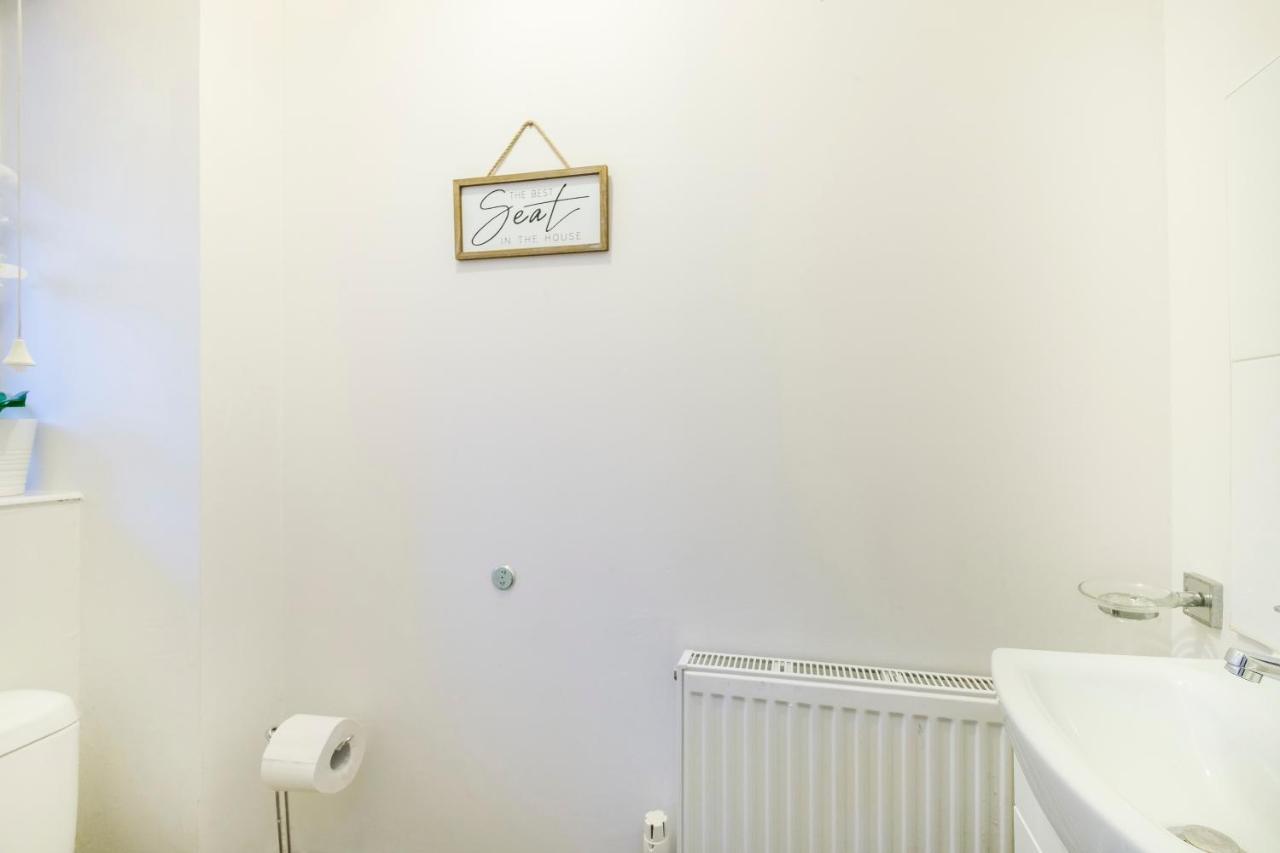 Beautiful 3 Bed House With Amazing Views In Dartford, Kent Leilighet Eksteriør bilde